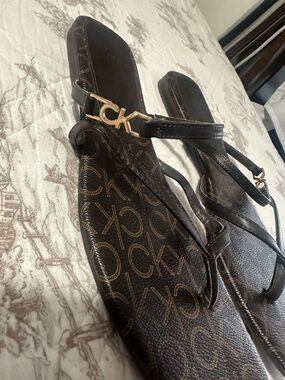 Calvin Klein Black and Brown CK Logo Thong Sandals